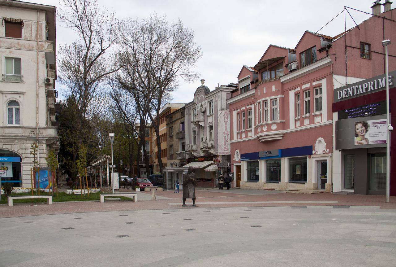 Gagarin House Albergue Varna Exterior foto